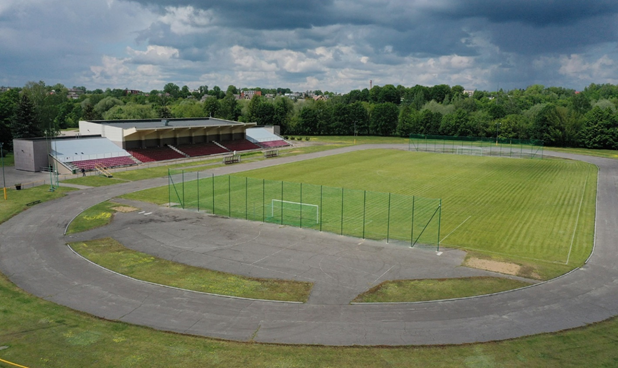 Atnaujinama Ukmergės stadiono futbolo aikštė