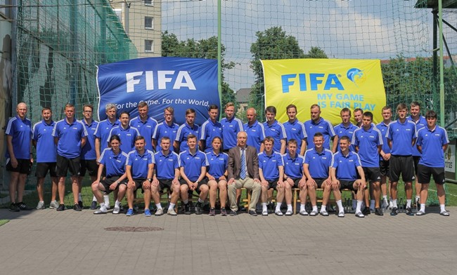 Jaunųjų futbolininkų treneriams - FIFA instruktoriaus pamokos