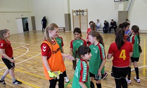 Merginų salės futbolas užkariauja Vilniaus rajoną