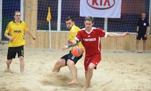 Paplūdimio futbolo pirmenybės: kova dėl medalių aštrėja