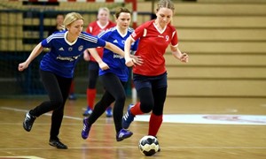 Moters dienos proga - futbolo šventė Utenoje
