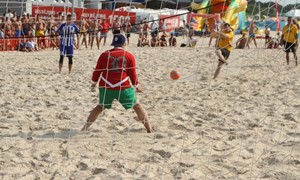 Pradeda registraciją į paplūdimio futbolo čempionatą