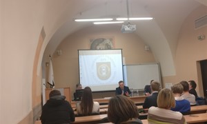 Rinktinės treneris diskutavo su istorikais