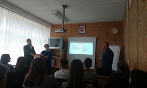 Apie darbą futbole papasakojo Vievio moksleiviams