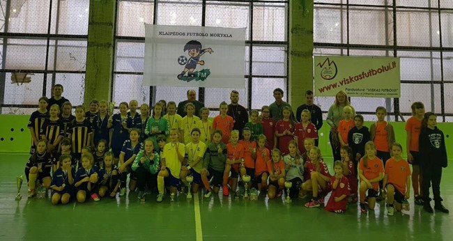 Vakarų Lietuvos mergaitės susirungė turnyre