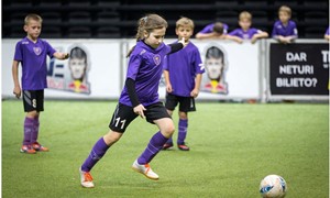 Šiaulių regiono mergaitės meta iššūkį mažojo futbolo čempionate