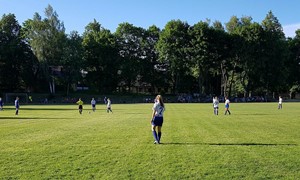 Jonavietės ir Vilniaus regiono futbolininkės tęsia pergalių serijas