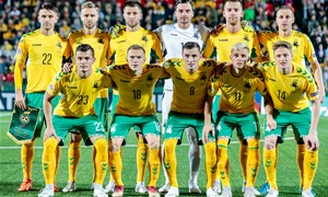 Minimaliu skirtumu pralaimėta grupės favoritams