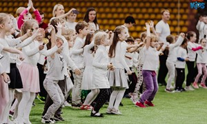 Vilniuje maniežą baltai nudažė „Futboliuko Kalėdos“