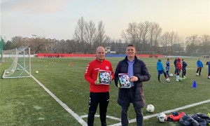 SHARP EJL čempionato čempionato komandoms įteikti oficialūs kamuoliai
