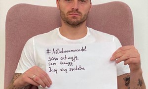 Geriausi šalies futbolininkai ragina likti namuose