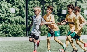 Stiprinama jungtis tarp pradinių mokyklų ir futbolo organizacijų