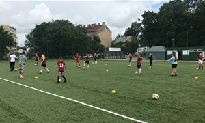 Prieš vasaros pertrauką – atviroji treniruotė merginoms LFF stadione