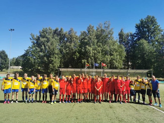 Marijampolės futbolo centras organizavo vaikų vasaros stovyklą „Futbolas visiems“