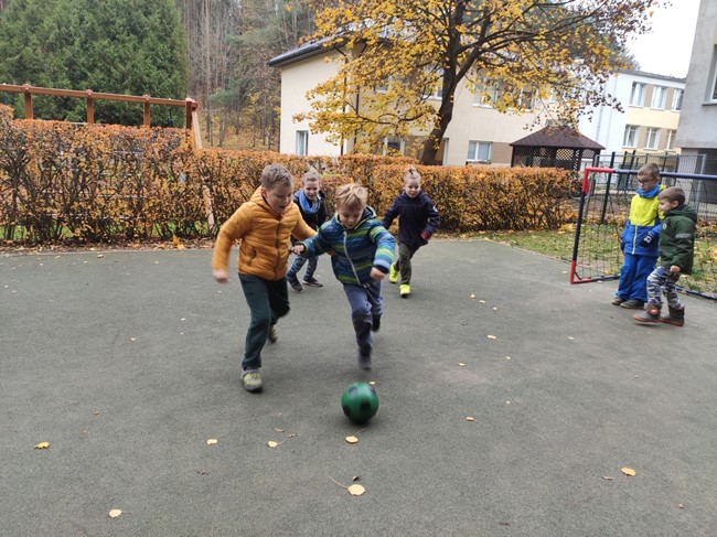 „Futboliuko žaidynės“ Vilniuje prisidėjo prie smagaus ugdymo tūkstančiams vaikų