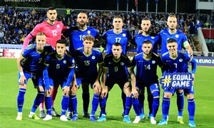Kosovo rinktinė – jauna futbolo valstybė su futbolininkais iš pajėgių Europos lygų
