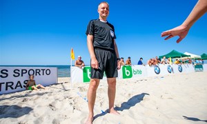 V. Gomolko – tarp paplūdimio futbolo čempionato atrankos finalo teisėjų