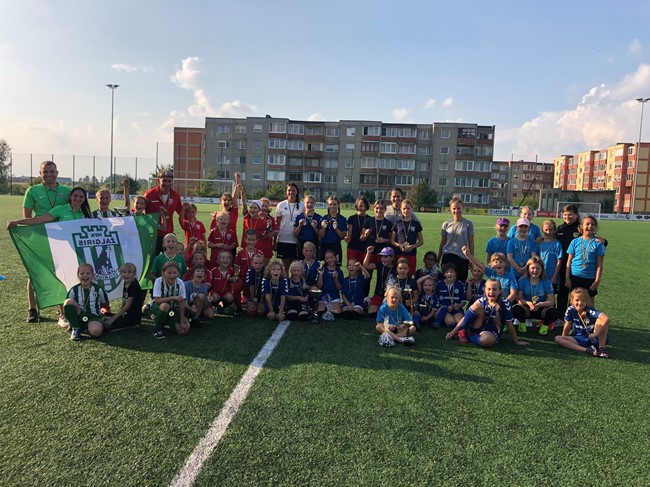 Šiauliuose praūžė mergaičių futbolo turnyras „Šiauliai CUP 2021“