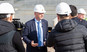 FIFA prezidentas apsilankė Kaune kylančiame stadione