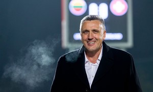V. Ivanauskas su rinktine grįžta ten, kur prieš beveik 30 metų pradėjo kurti naują nepriklausomos Lietuvos futbolo istoriją