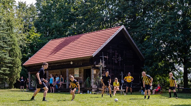 Kviečiame apsilankyti: Kaune – šeimų futbolo šventės „Vieninga šeima“ nuotraukų paroda