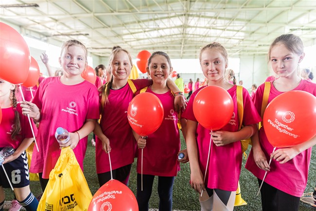Futbolo organizacijos kviečiamos surengti mergaičių futbolo festivalius