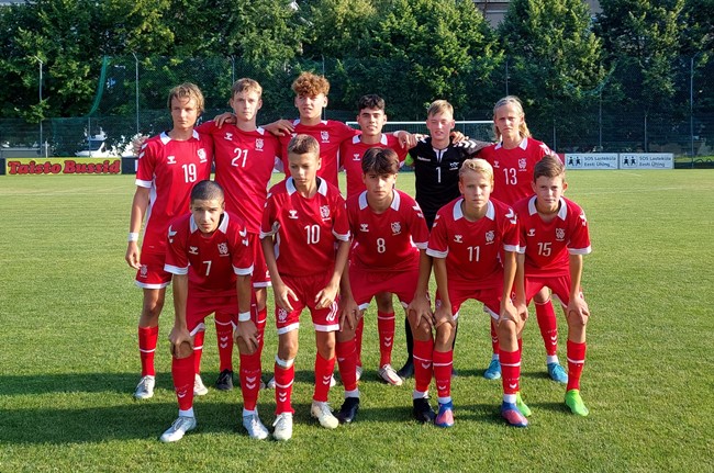 Vaikinų U-15 rinktinė rezultatyvia pergale startavo UEFA „Development“ turnyre