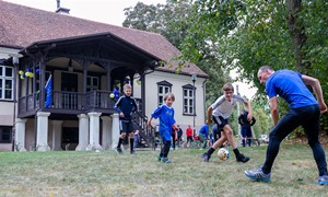 Šeimų futbolo švenčių serija „Vieninga šeima“ finišavo Kidulių dvare
